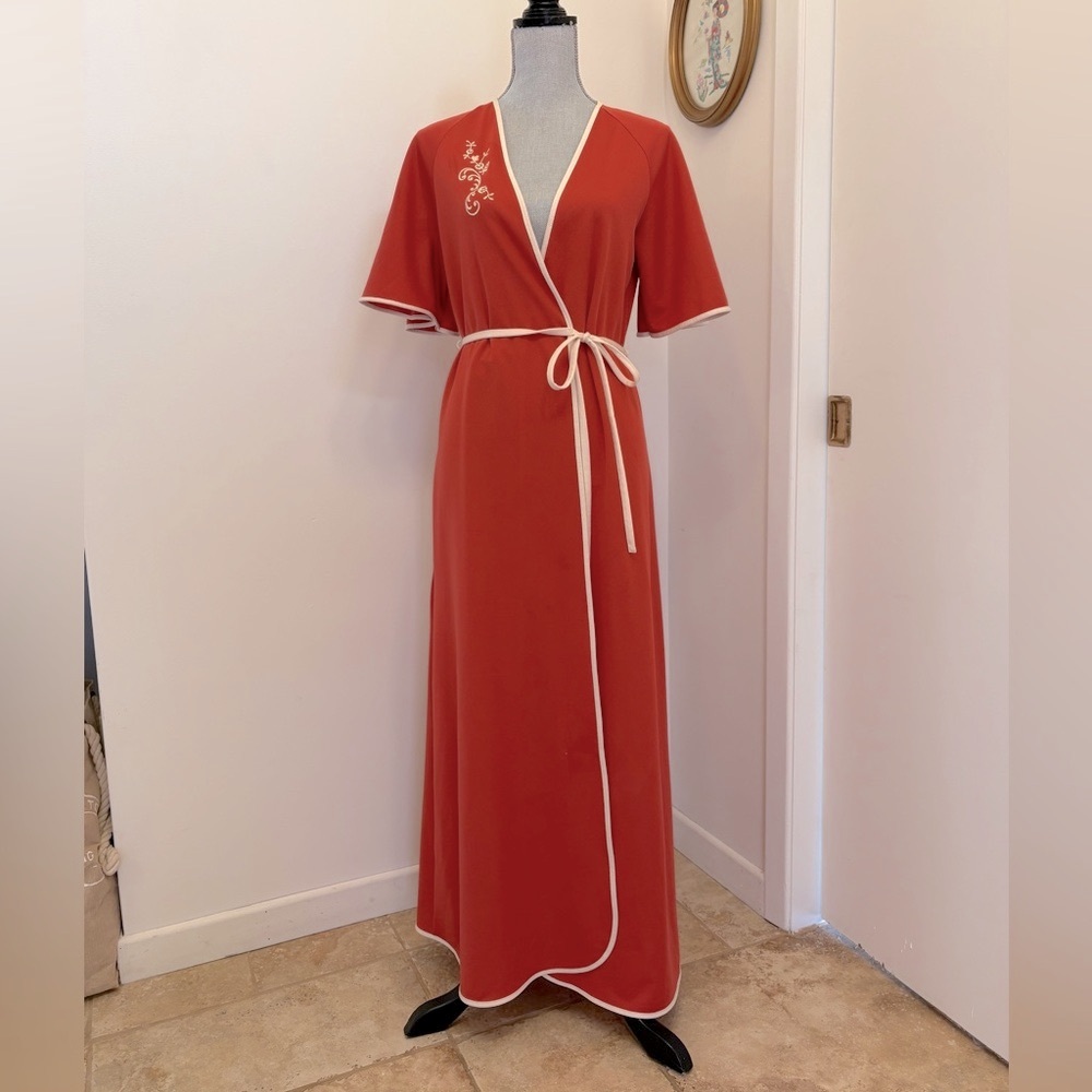 Vintage deco style dressing gown